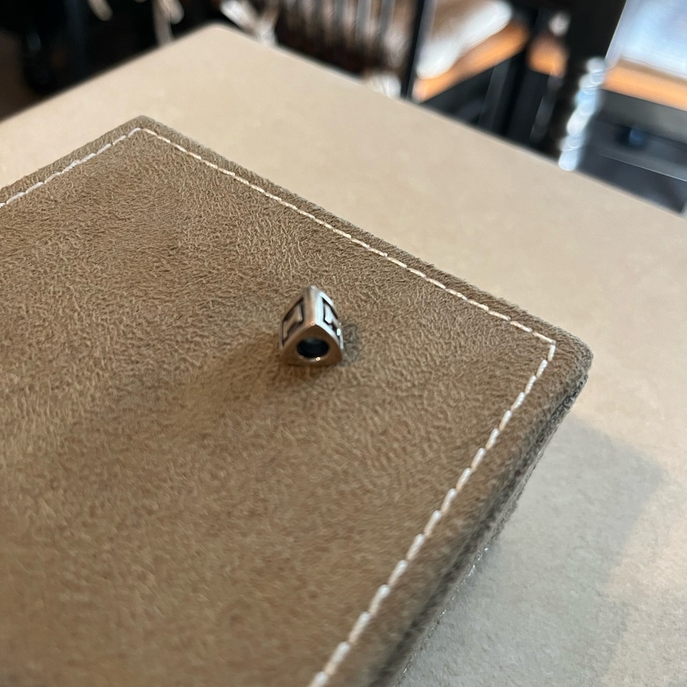 Pandora Silver and black letter I Charm - Picture 3 of 4